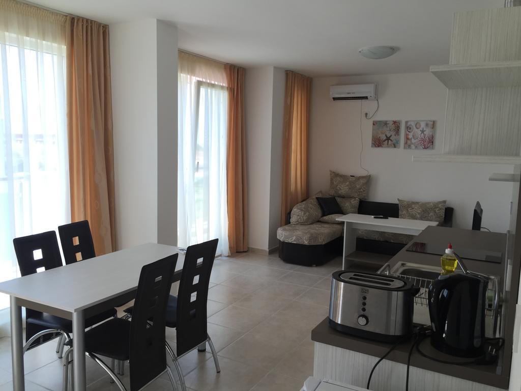 Sea Life Apartments Sinemorets Extérieur photo